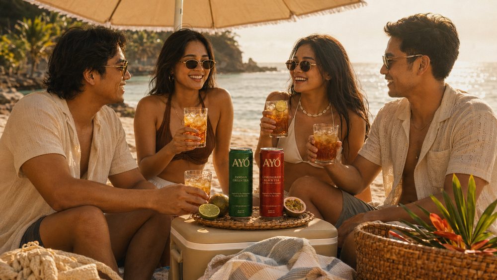 Friends with AYÓ at the beach